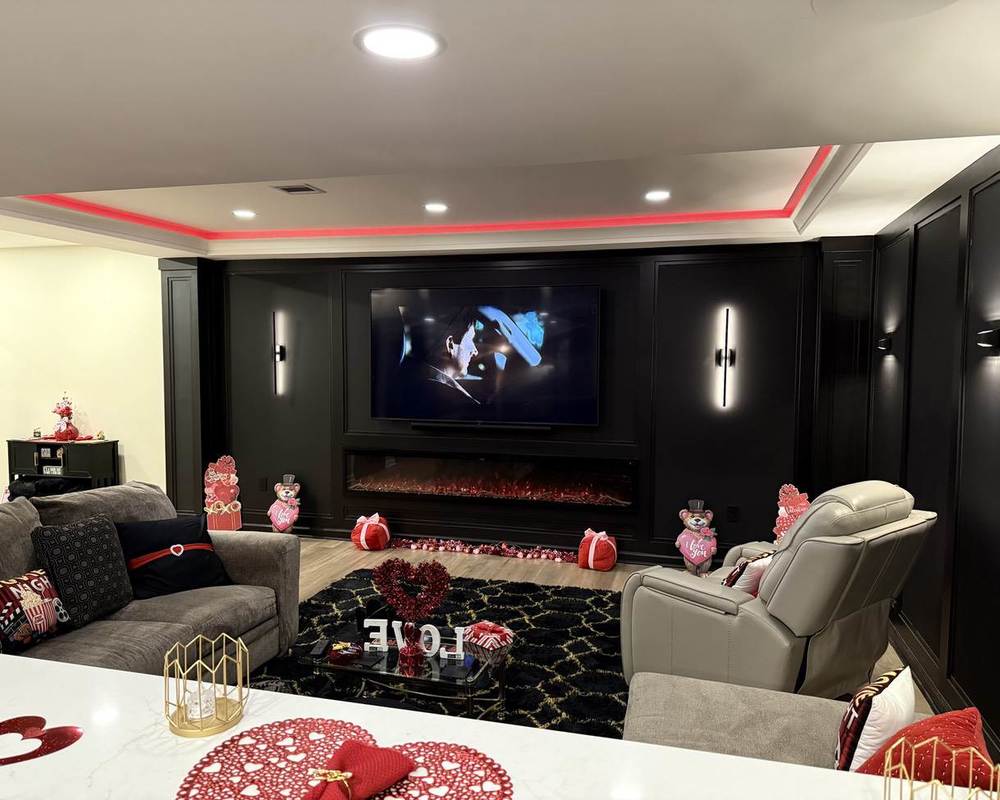 Cupid’s Cove Lounge