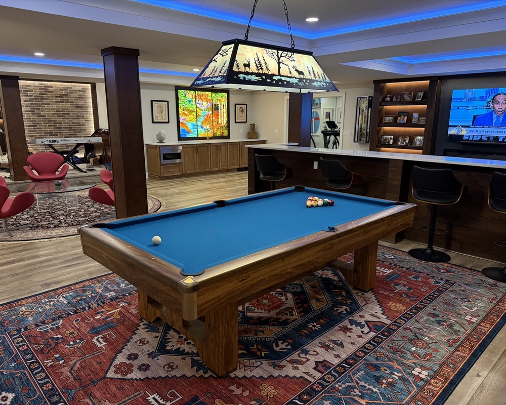 Timber & Glass Tavern